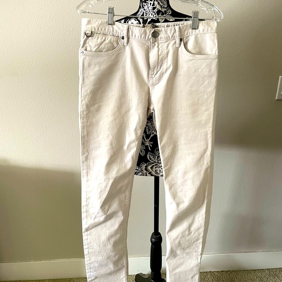 Brand new 100% authentic Burberry jeans - Picture 2 of 10